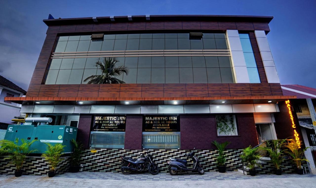 Treebo Trip Majestic Inn Thampanoor Thiruvananthapuram Extérieur photo