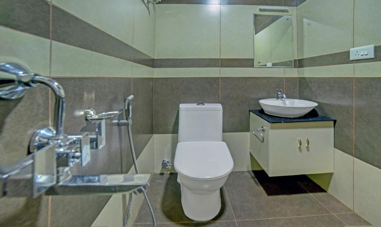 Treebo Trip Majestic Inn Thampanoor Thiruvananthapuram Extérieur photo